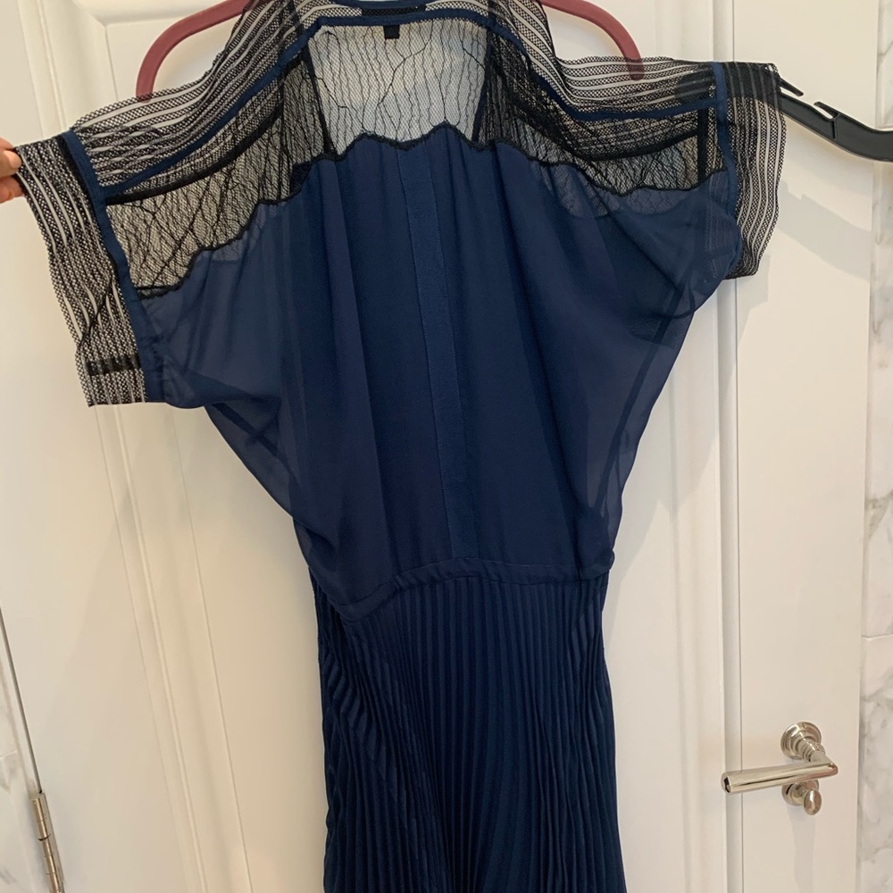 Ohne Titel navy dress with slit sleeve lace detail